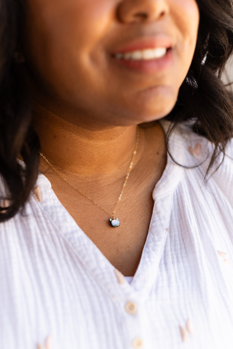 Mother of Pearl Cat pendant
